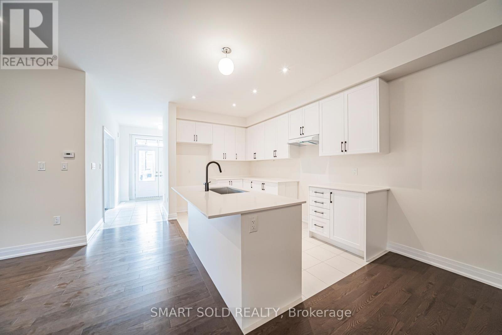 40 Mindanao Avenue, Markham, ON - Indoor Photo Showing Kitchen
