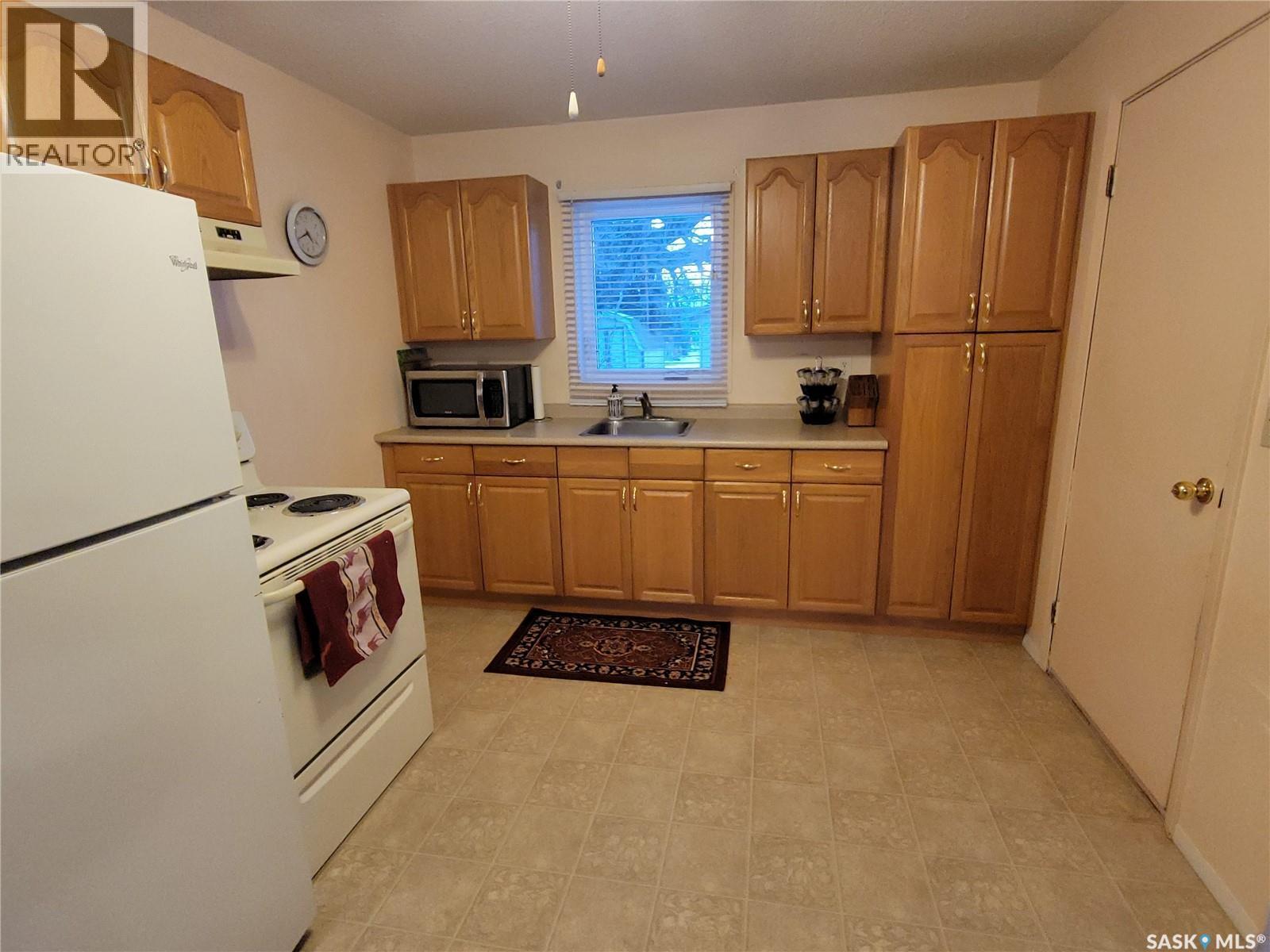 26 Elm Street, Katepwa Beach, SK - Indoor Photo Showing Kitchen