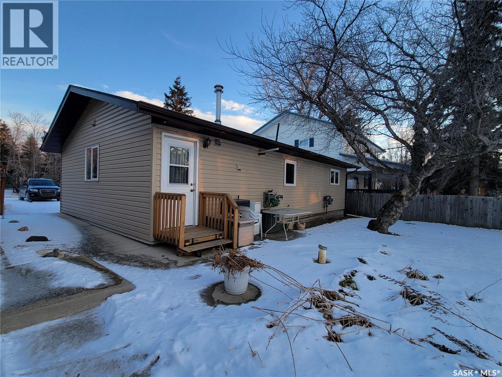 26 Elm Street, Katepwa Beach, SK - Outdoor