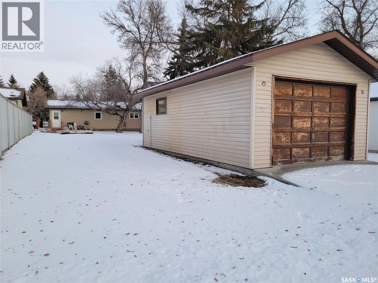 26 Elm Street, Katepwa Beach, SK - Outdoor With Exterior
