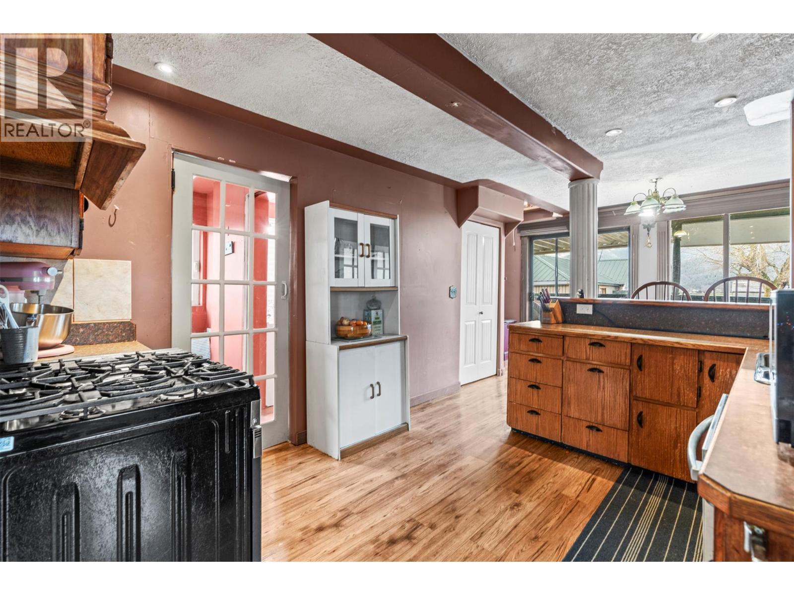 1978 Pleasant Valley Road, Spallumcheen, BC - Indoor