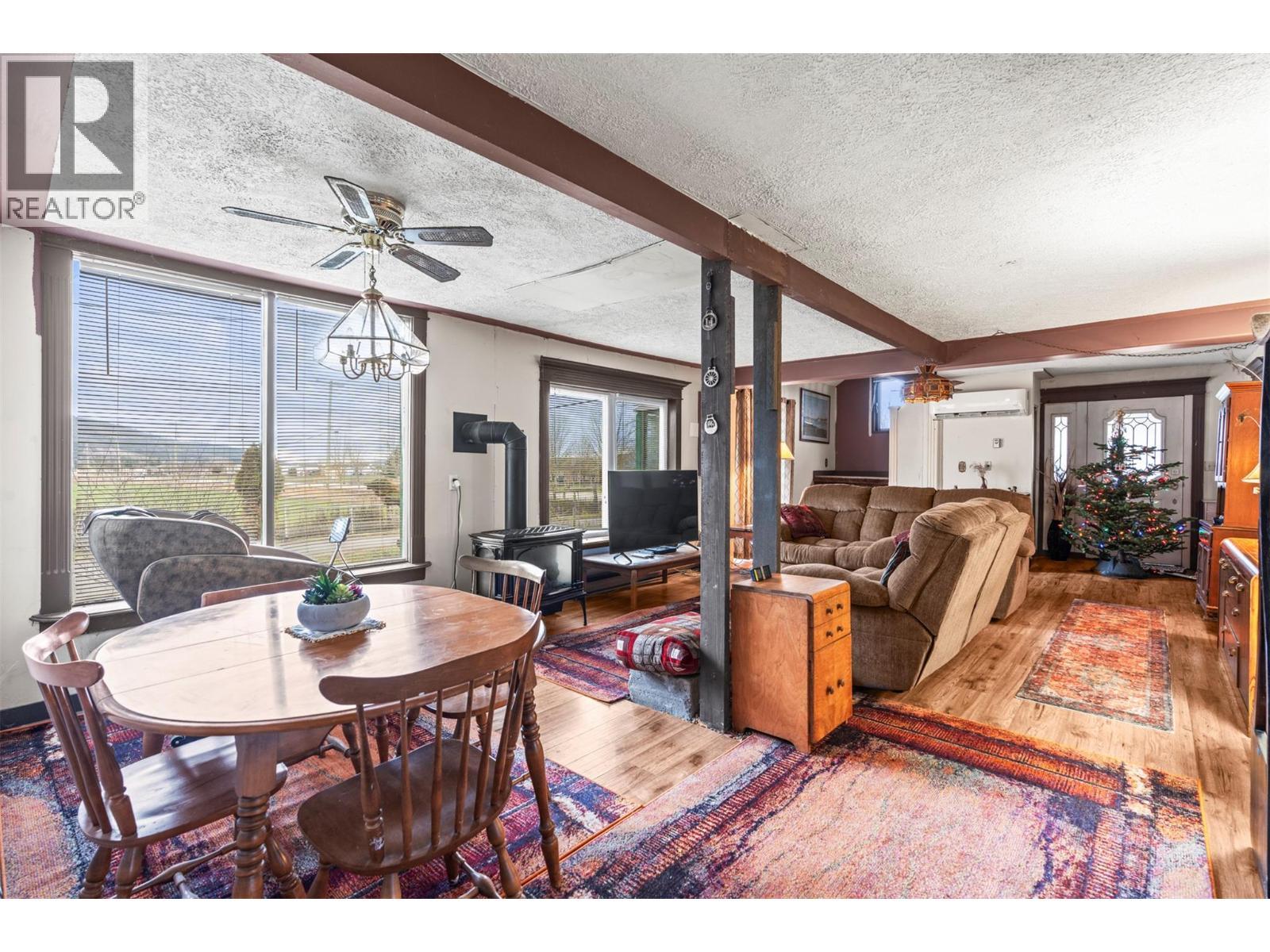 1978 Pleasant Valley Road, Spallumcheen, BC - Indoor