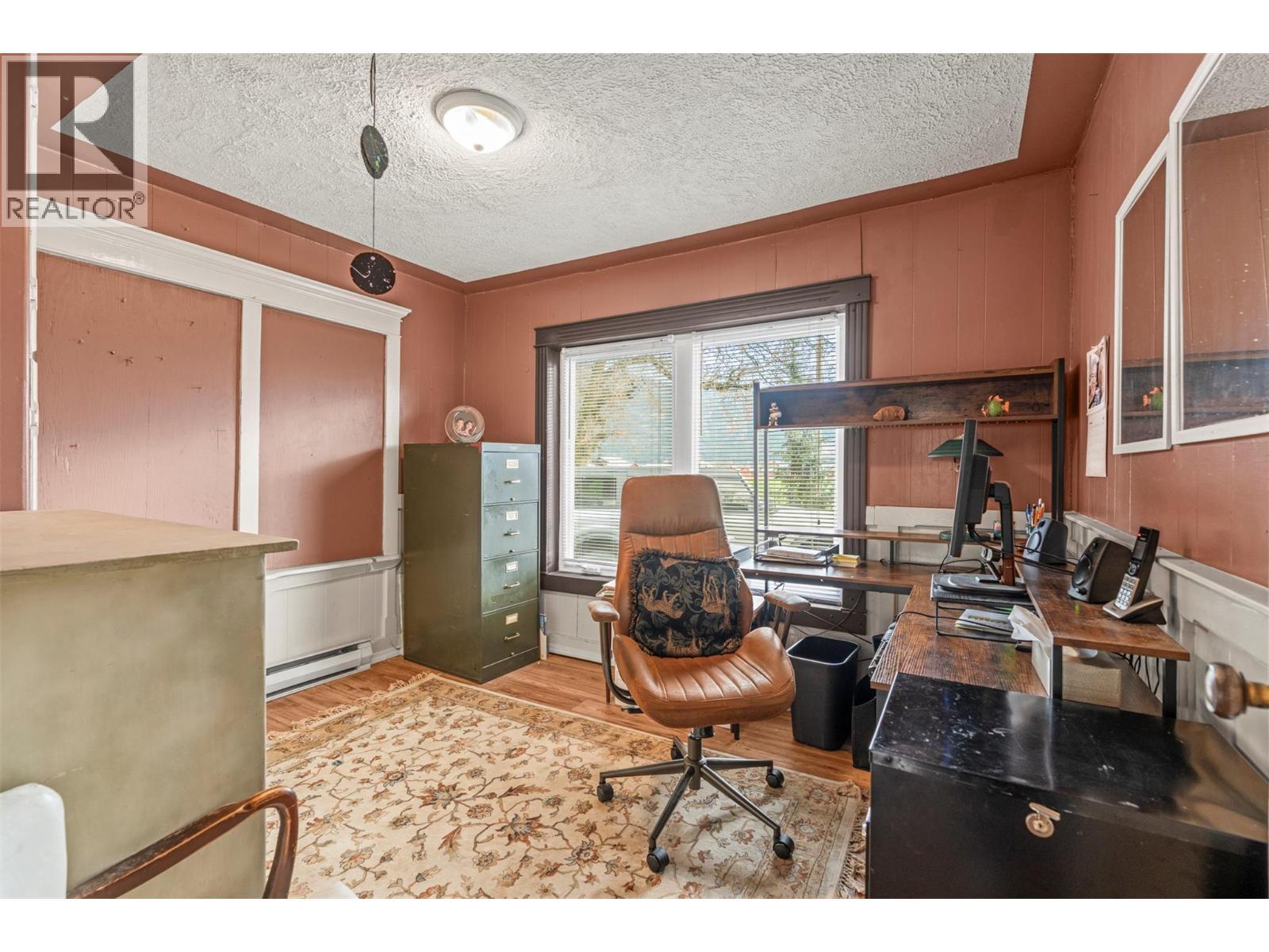 1978 Pleasant Valley Road, Spallumcheen, BC - Indoor Photo Showing Office
