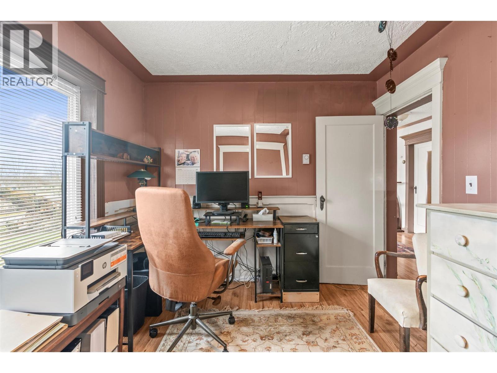 1978 Pleasant Valley Road, Spallumcheen, BC - Indoor Photo Showing Office