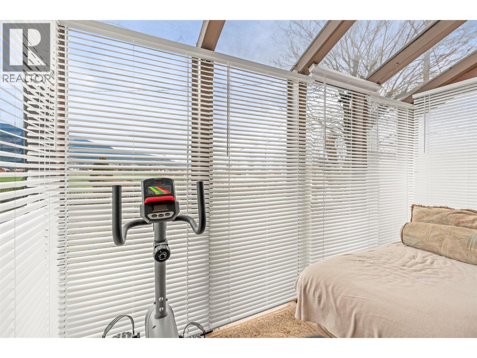 1978 Pleasant Valley Road, Spallumcheen, BC - Indoor Photo Showing Bedroom