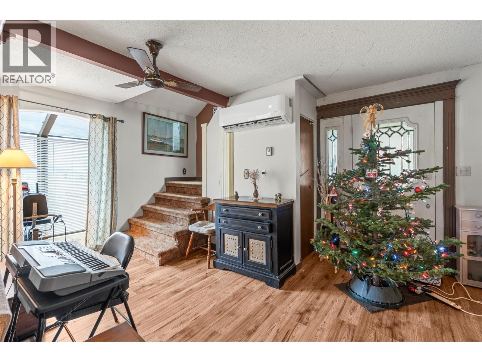 1978 Pleasant Valley Road, Spallumcheen, BC - Indoor