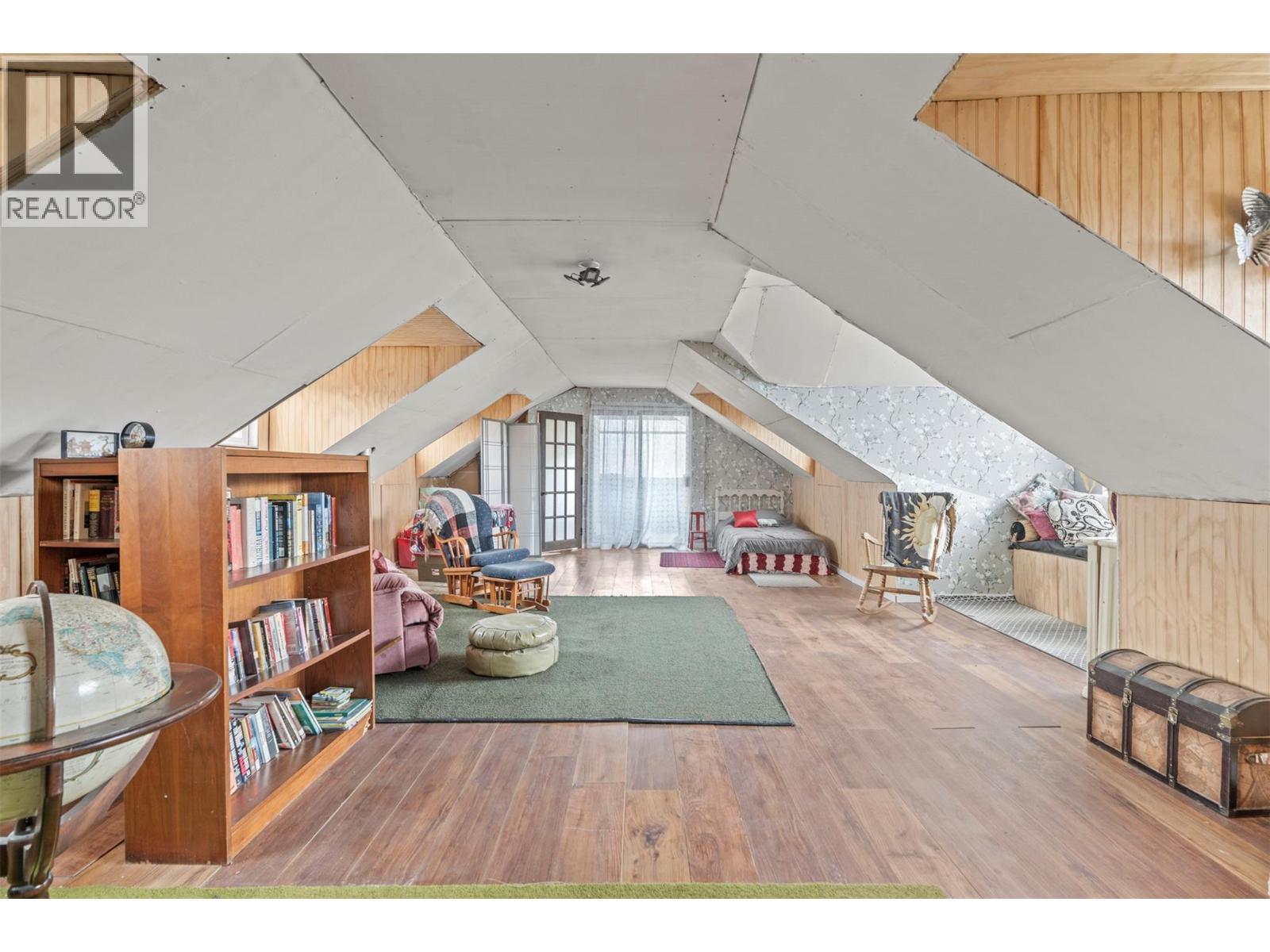 1978 Pleasant Valley Road, Spallumcheen, BC - Indoor Photo Showing Other Room