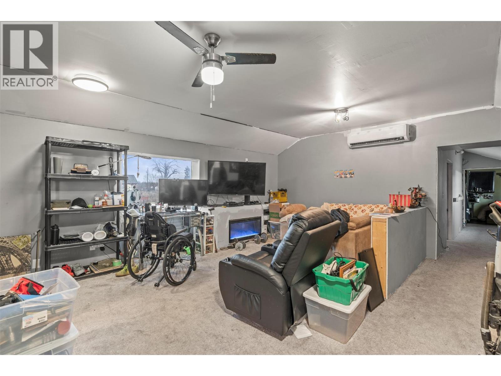 1978 Pleasant Valley Road, Spallumcheen, BC - Indoor