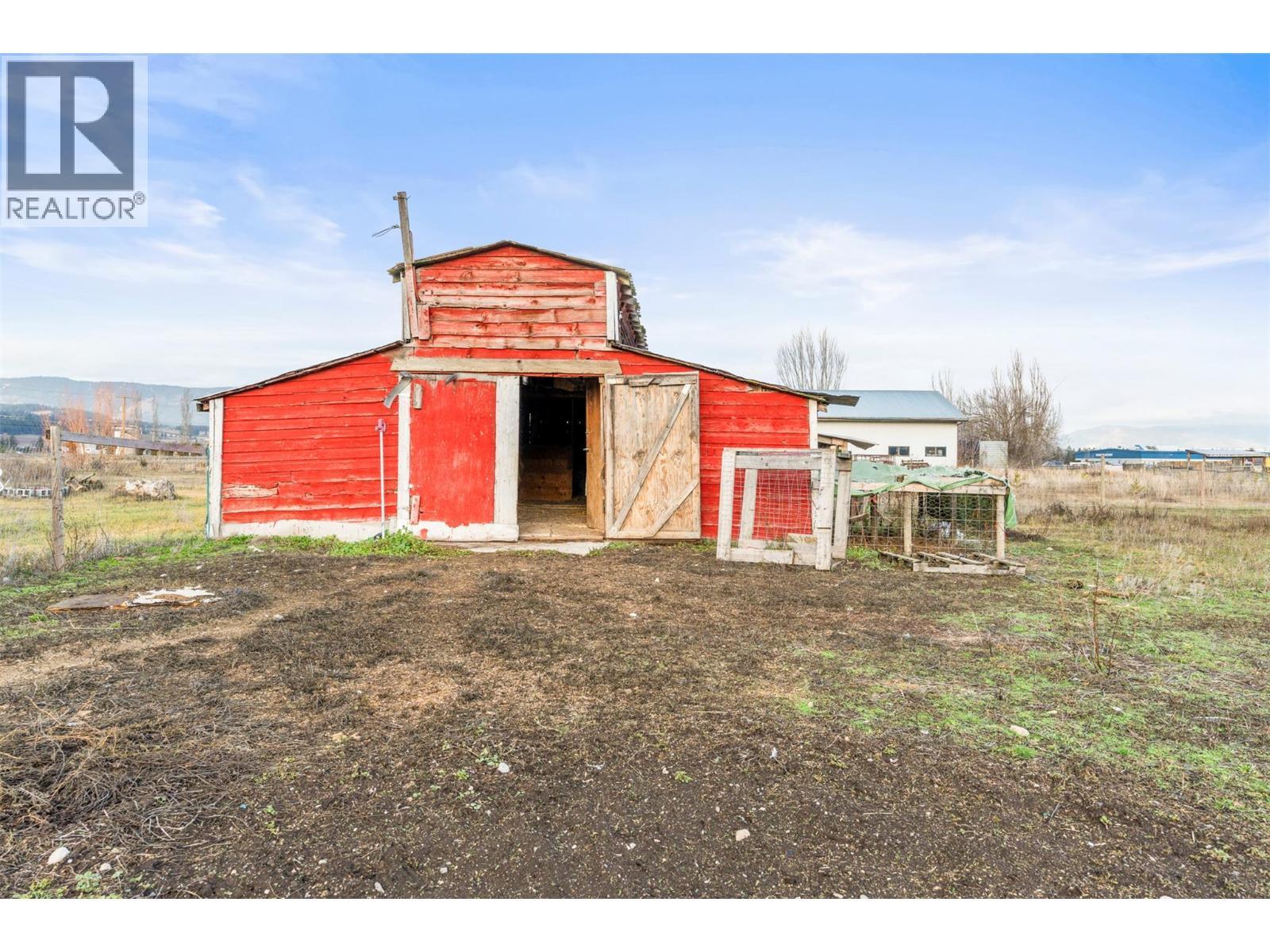1978 Pleasant Valley Road, Spallumcheen, BC - Outdoor
