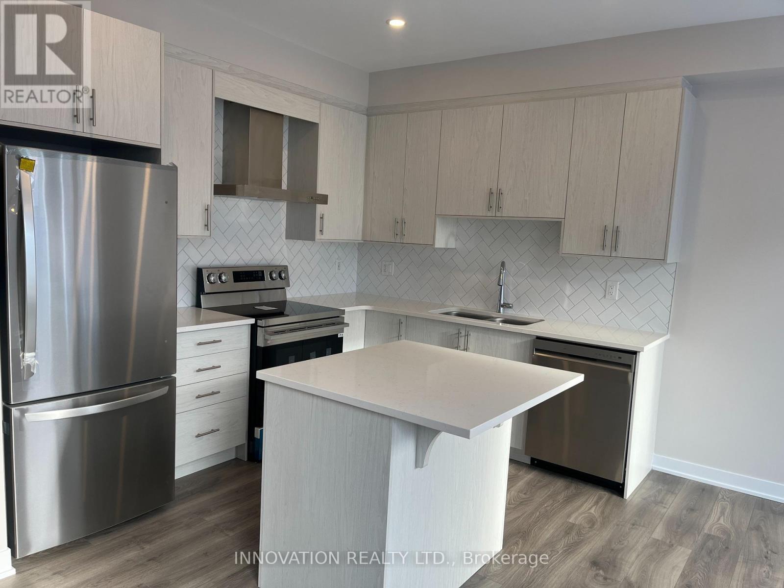 538 Promontory Place, Ottawa, ON - Indoor Photo Showing Kitchen With Double Sink