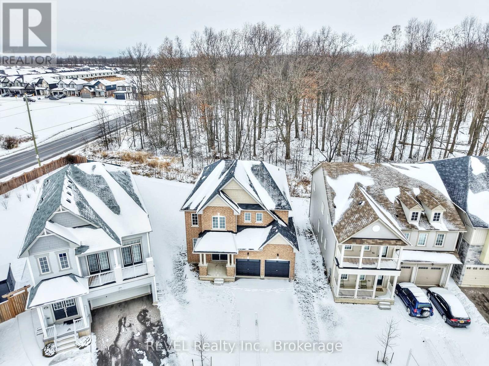 8787 Chickory Trail, Niagara Falls (Brown), ON - Outdoor With Facade