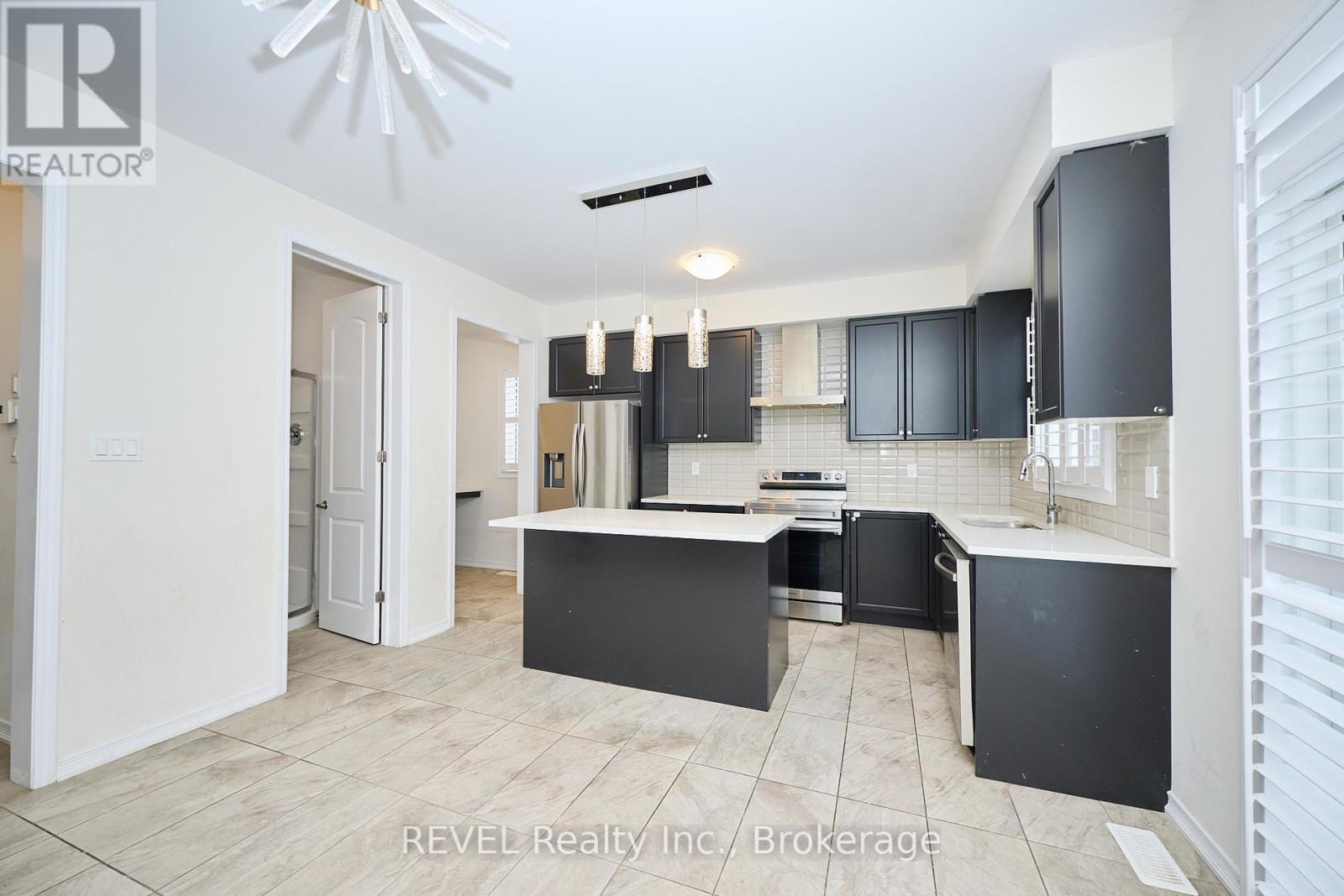 8787 Chickory Trail, Niagara Falls (Brown), ON - Indoor Photo Showing Kitchen With Upgraded Kitchen