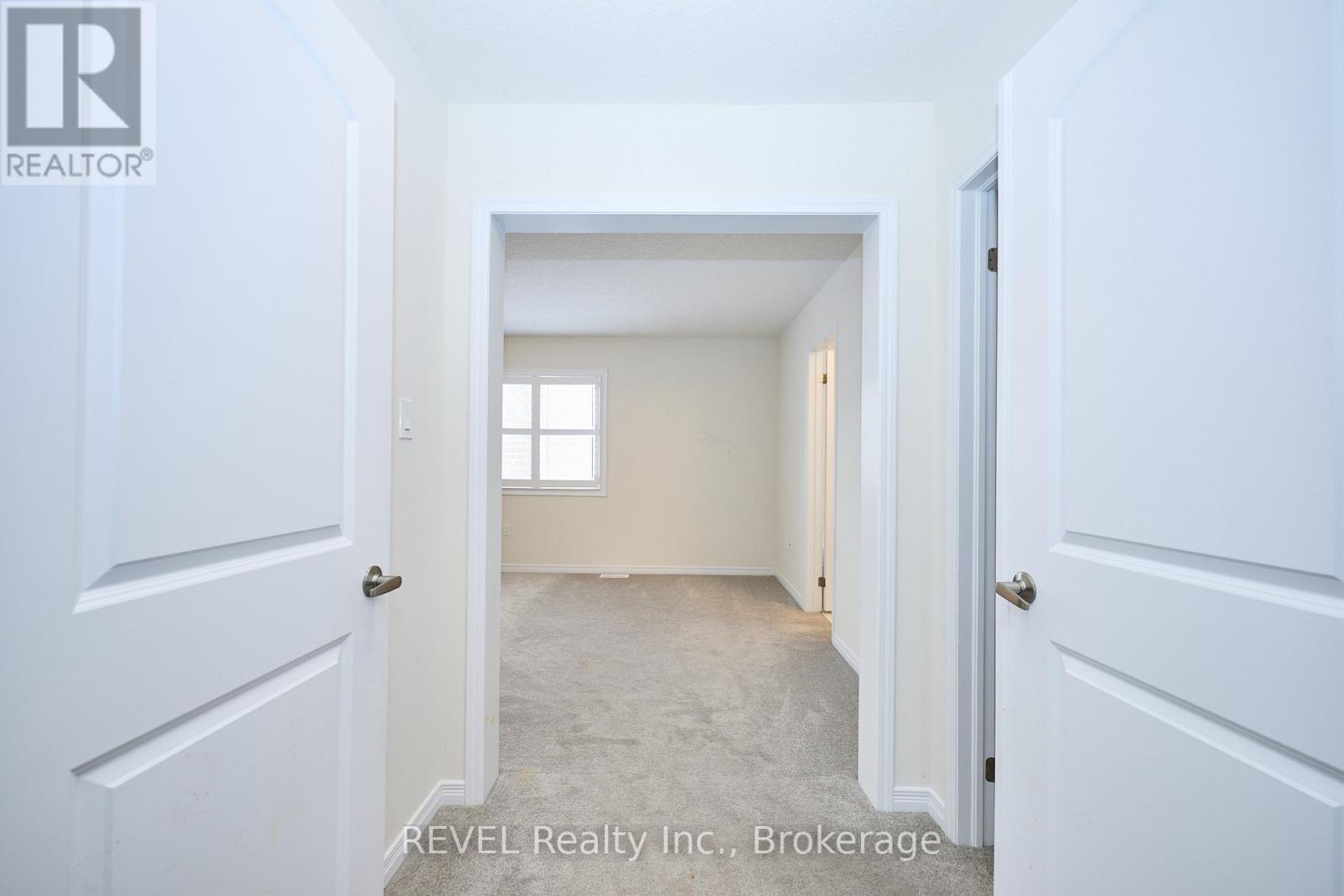 8787 Chickory Trail, Niagara Falls (Brown), ON - Indoor Photo Showing Other Room