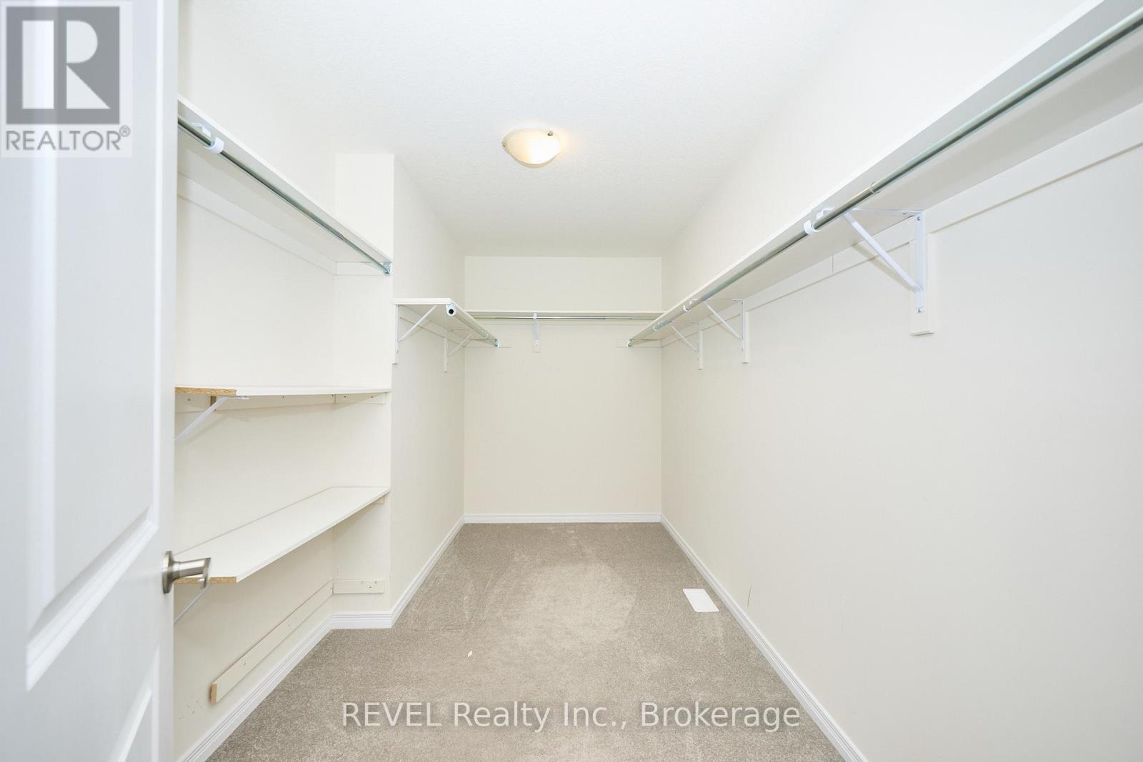 8787 Chickory Trail, Niagara Falls (Brown), ON - Indoor With Storage