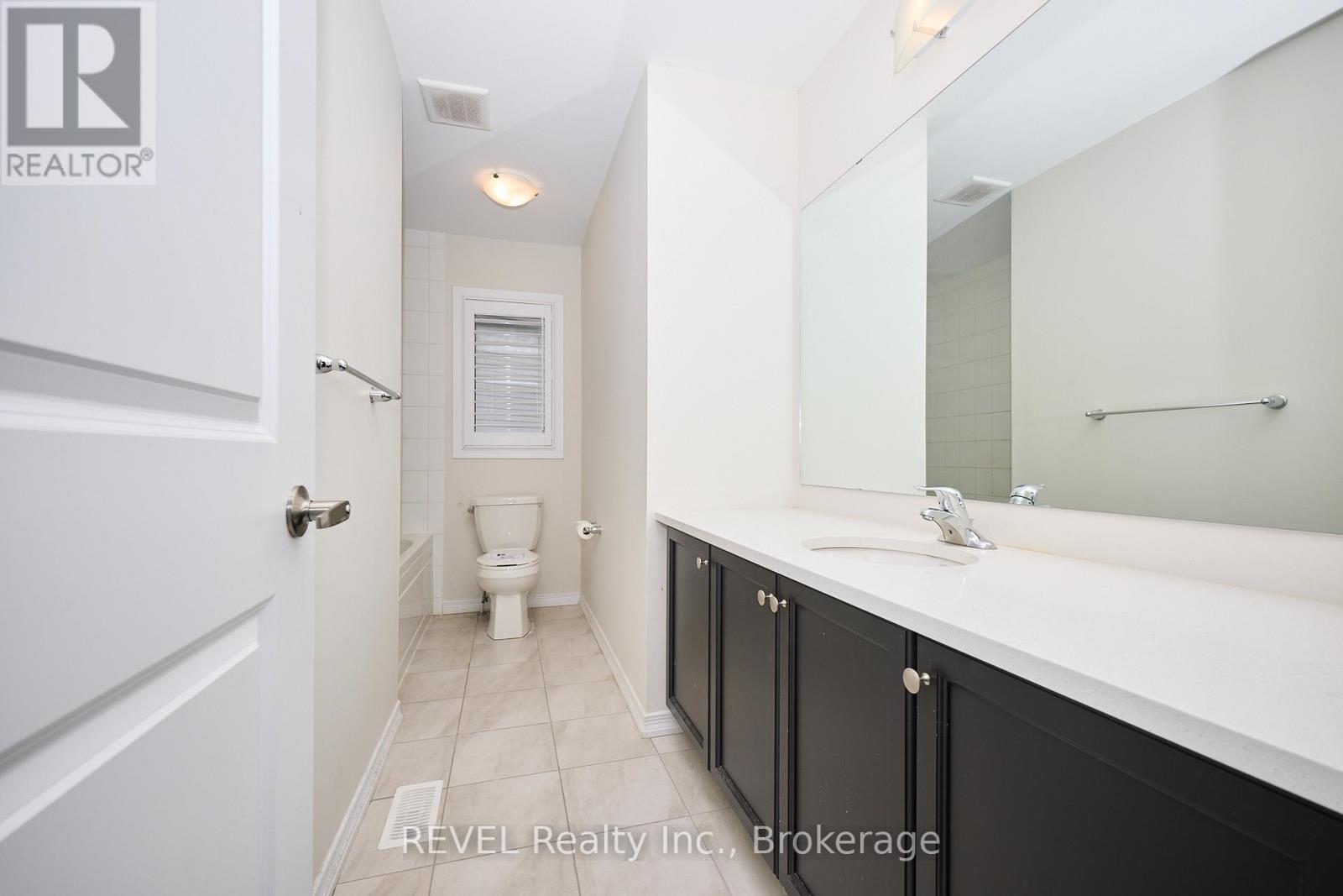 8787 Chickory Trail, Niagara Falls (Brown), ON - Indoor Photo Showing Bathroom
