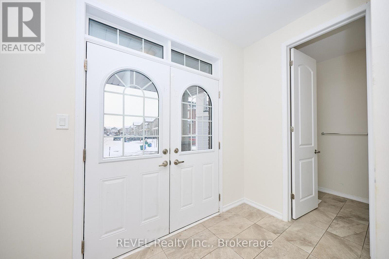 8787 Chickory Trail, Niagara Falls (Brown), ON - Indoor Photo Showing Other Room