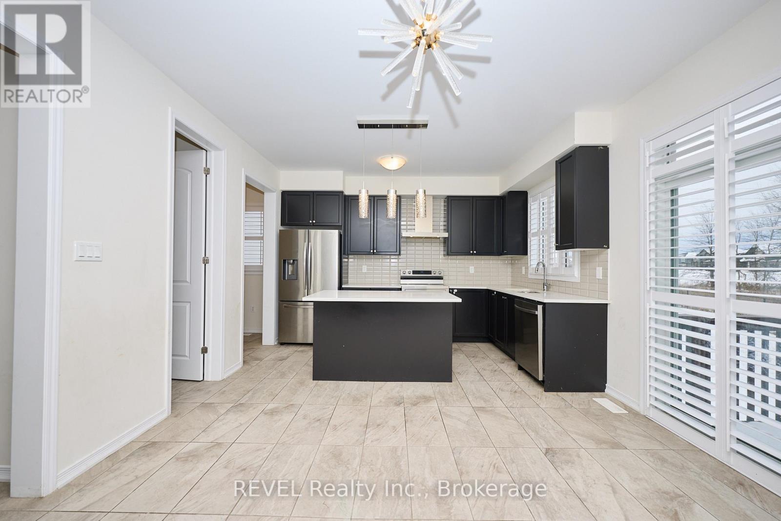 8787 Chickory Trail, Niagara Falls (Brown), ON - Indoor Photo Showing Kitchen