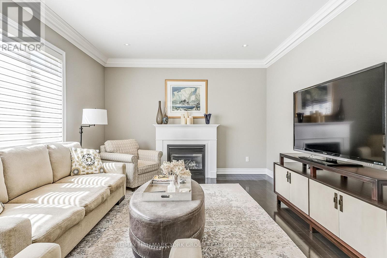 1022 Sherman Brock Circle, Newmarket, ON - Indoor Photo Showing Living Room With Fireplace