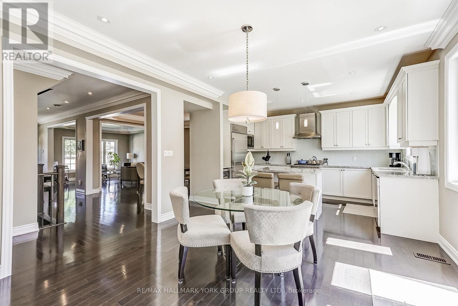 1022 Sherman Brock Circle, Newmarket, ON - Indoor Photo Showing Dining Room