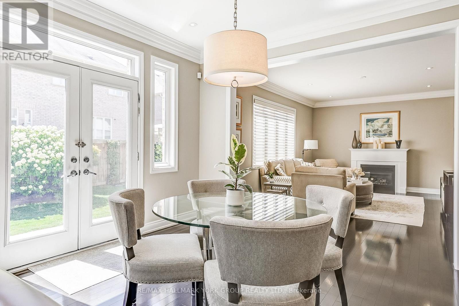 1022 Sherman Brock Circle, Newmarket, ON - Indoor Photo Showing Dining Room