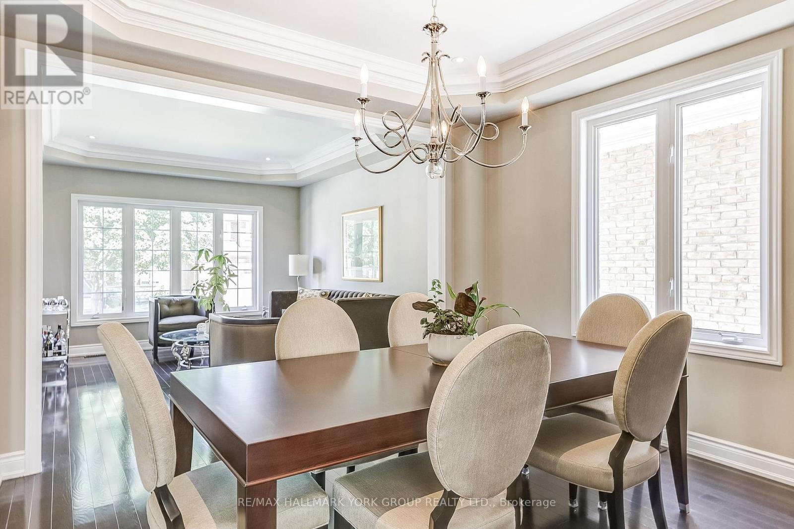 1022 Sherman Brock Circle, Newmarket, ON - Indoor Photo Showing Dining Room