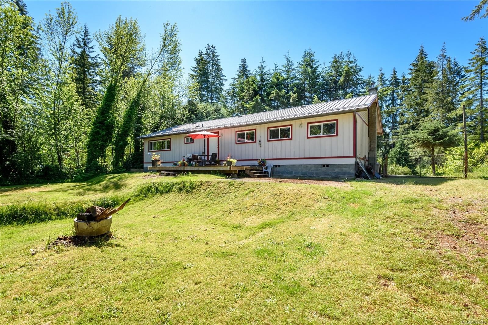 2030 Black Creek Rd, Black Creek, BC