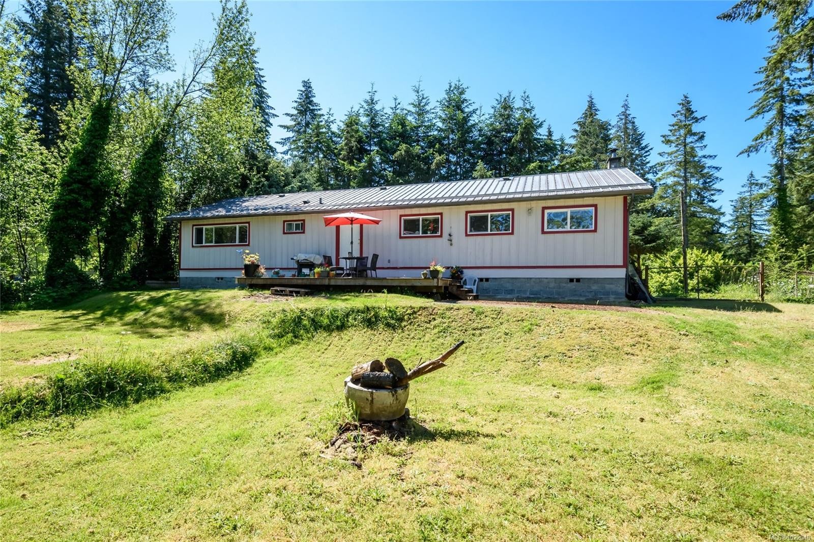 2030 Black Creek Rd, Black Creek, BC