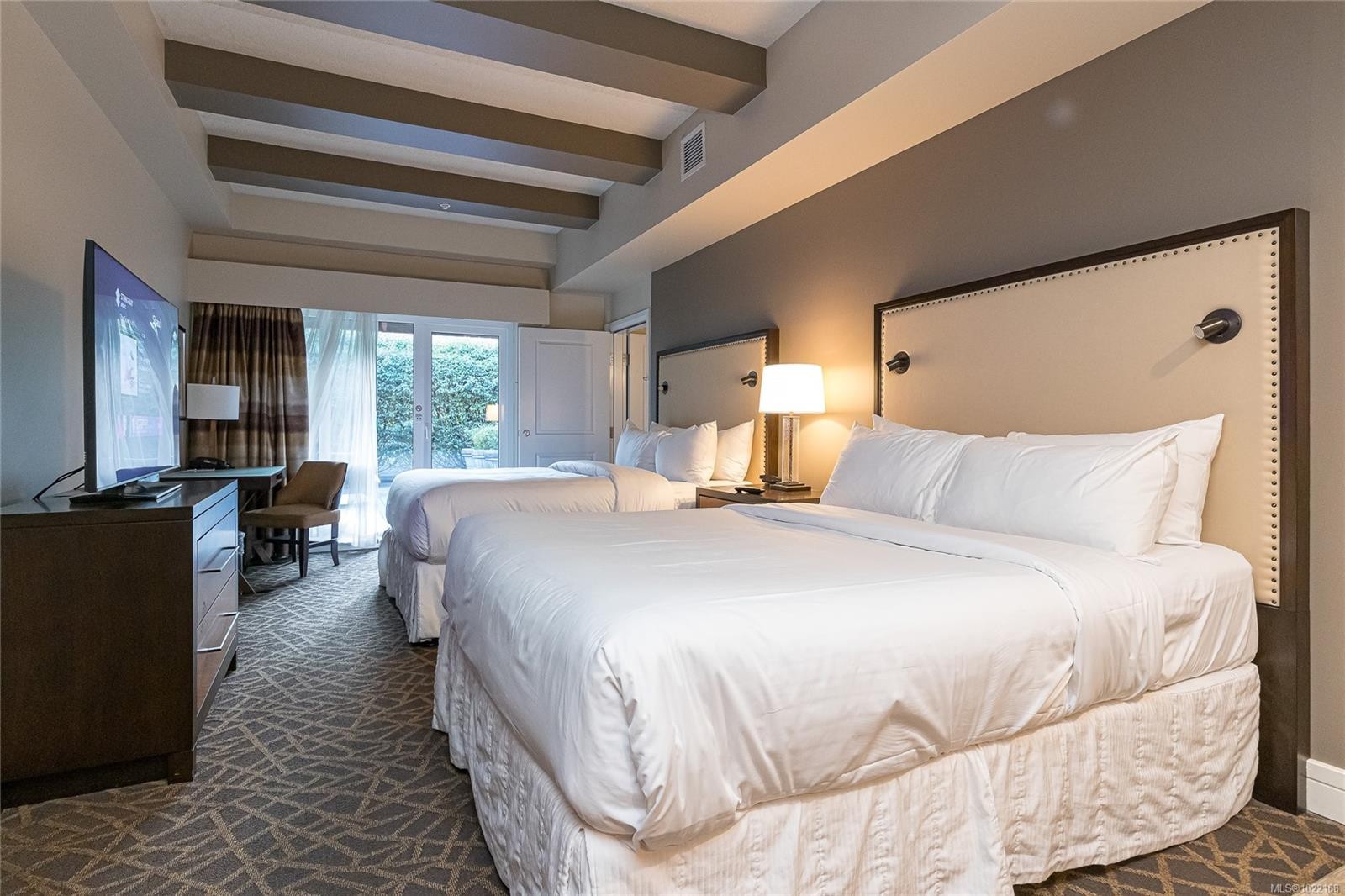 113/115A-1376 Lynburne Pl, Langford, BC - Indoor Photo Showing Bedroom