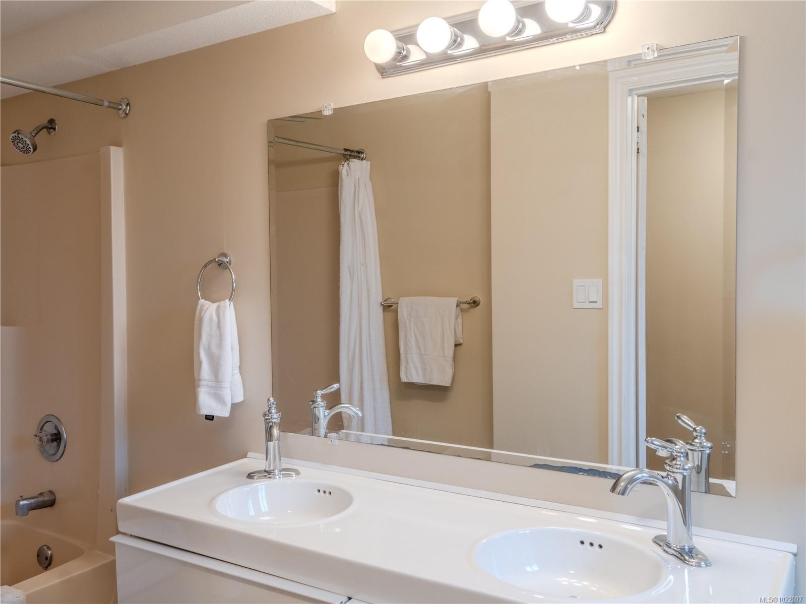 1381 Discovery Ave, Nanaimo, BC