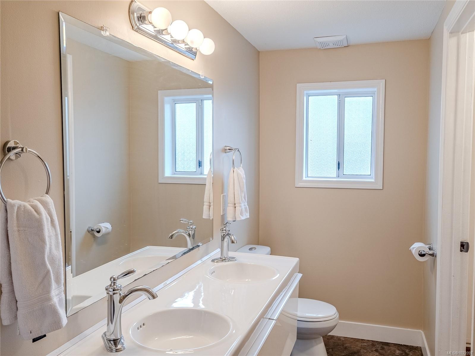 1381 Discovery Ave, Nanaimo, BC