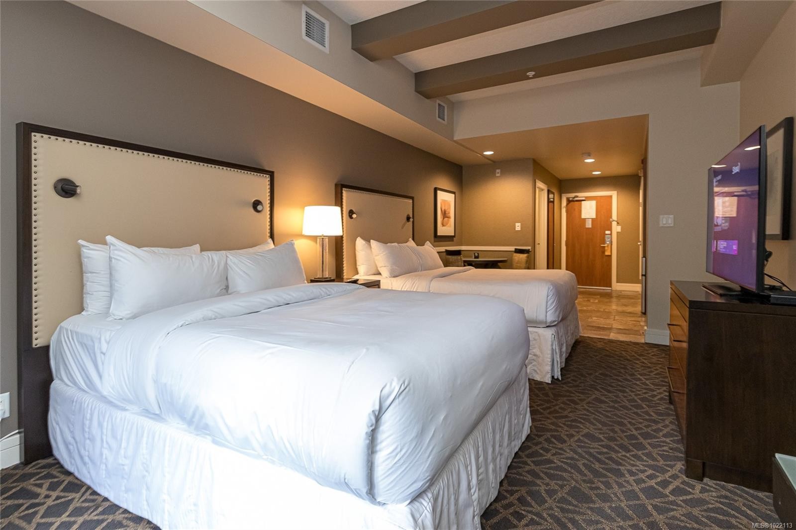 113/115B-1376 Lynburne Pl, Langford, BC - Indoor Photo Showing Bedroom