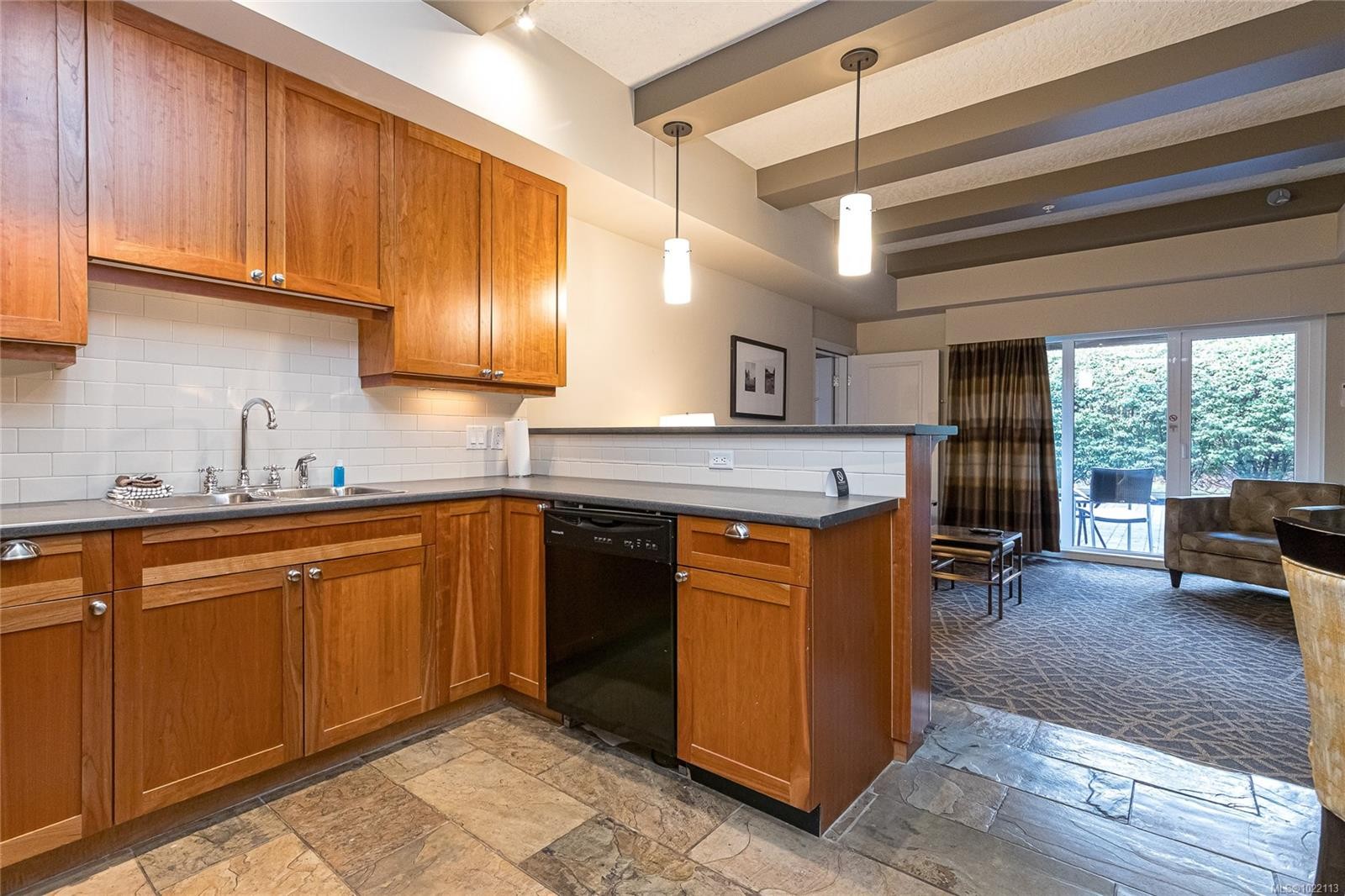 113/115B-1376 Lynburne Pl, Langford, BC - Indoor Photo Showing Kitchen With Double Sink