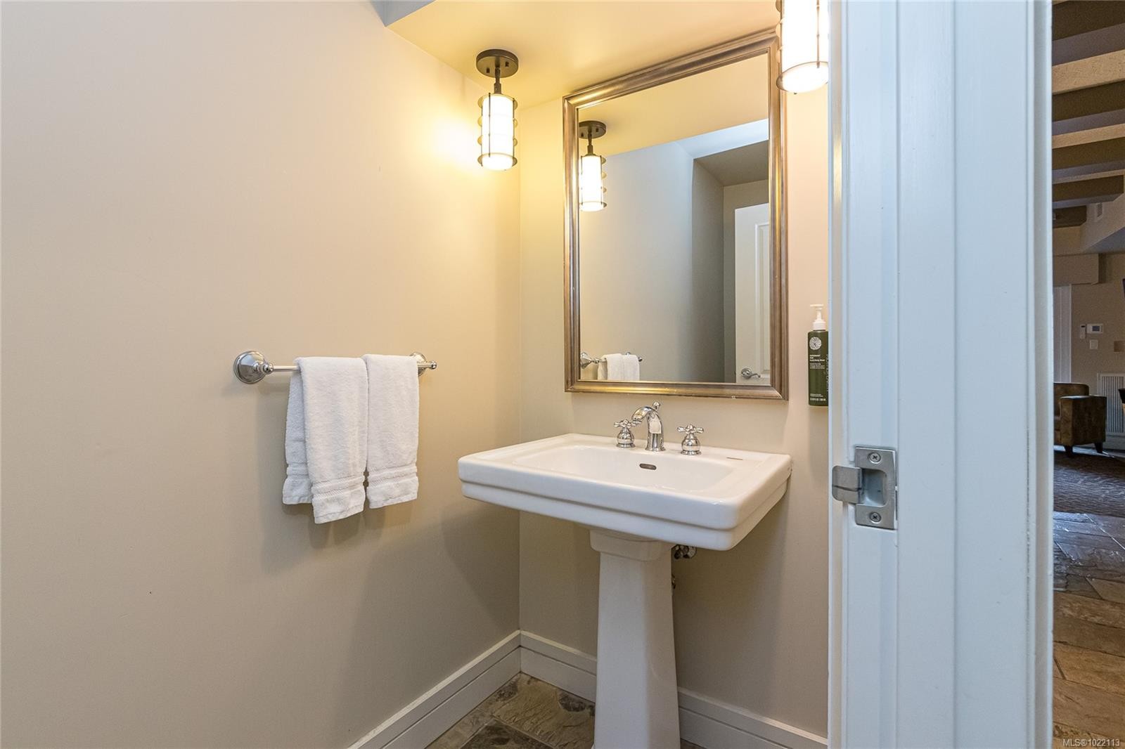 113/115B-1376 Lynburne Pl, Langford, BC - Indoor Photo Showing Bathroom