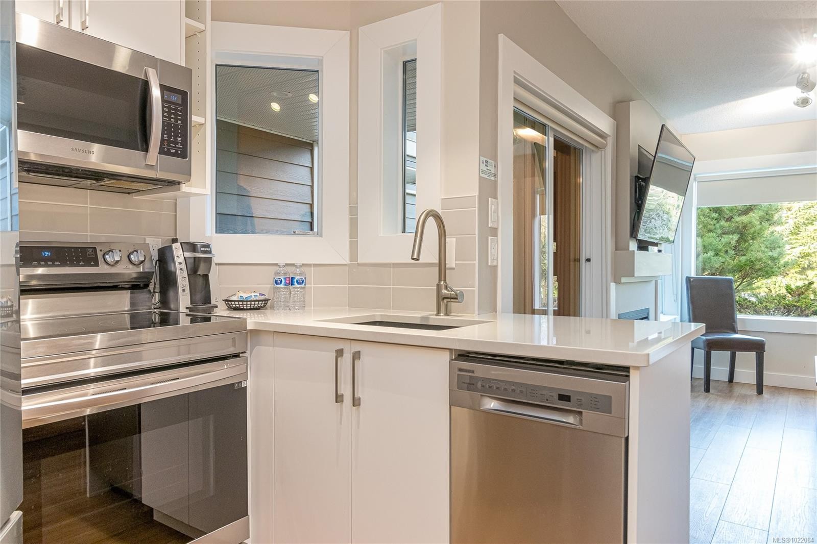 711-1600 Stroulger Rd, Nanoose Bay, BC - Indoor Photo Showing Bedroom