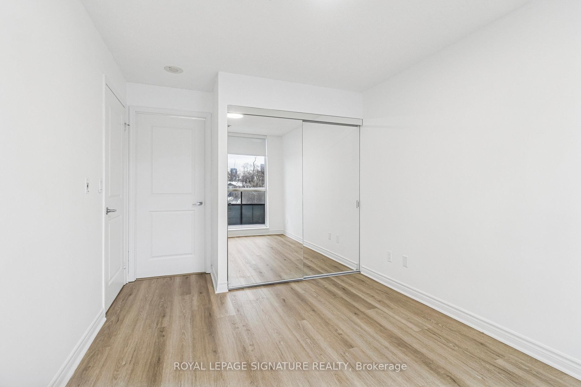 226-2885 Bayview Avenue, Toronto, ON - Indoor Photo Showing Other Room