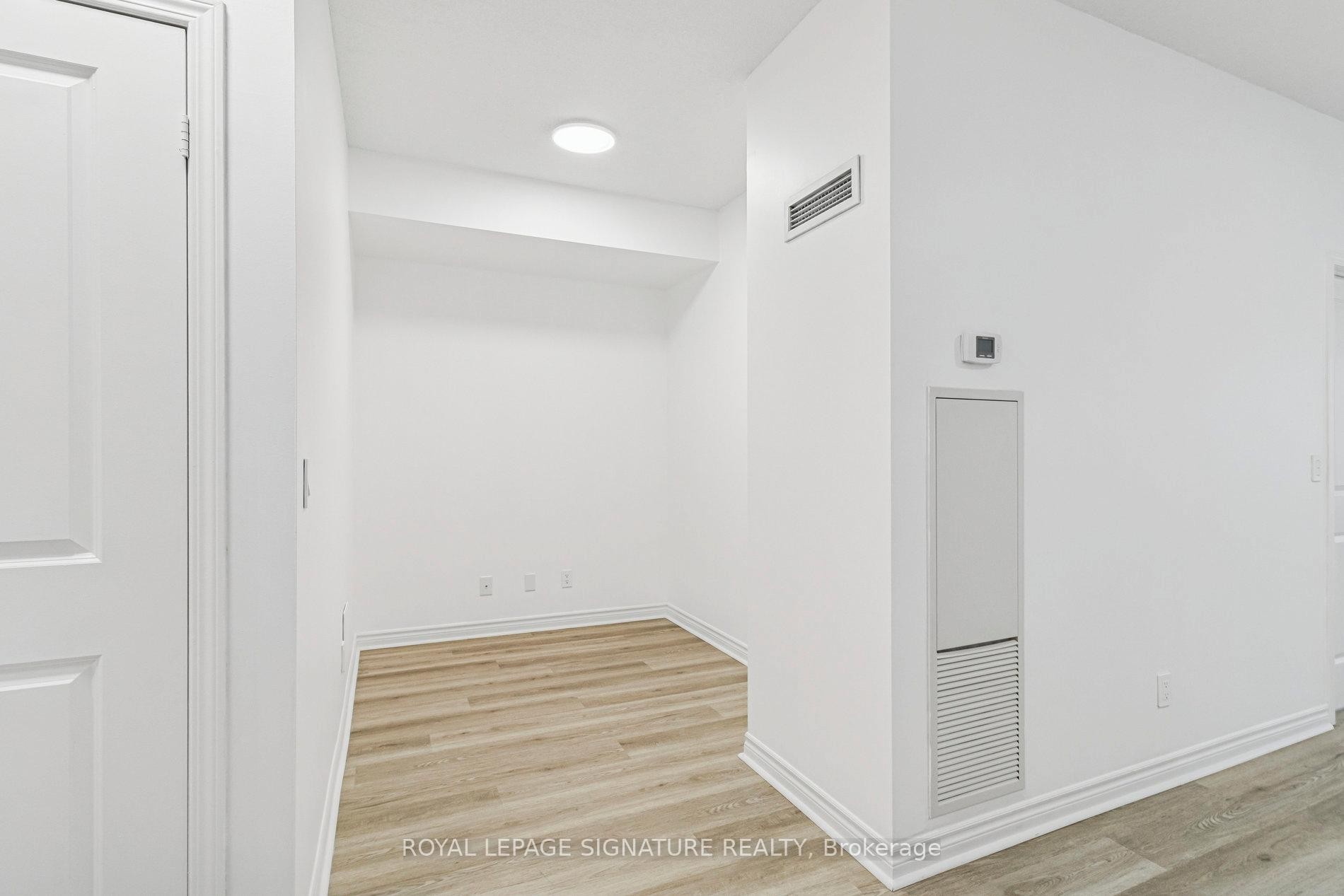 226-2885 Bayview Avenue, Toronto, ON - Indoor Photo Showing Other Room