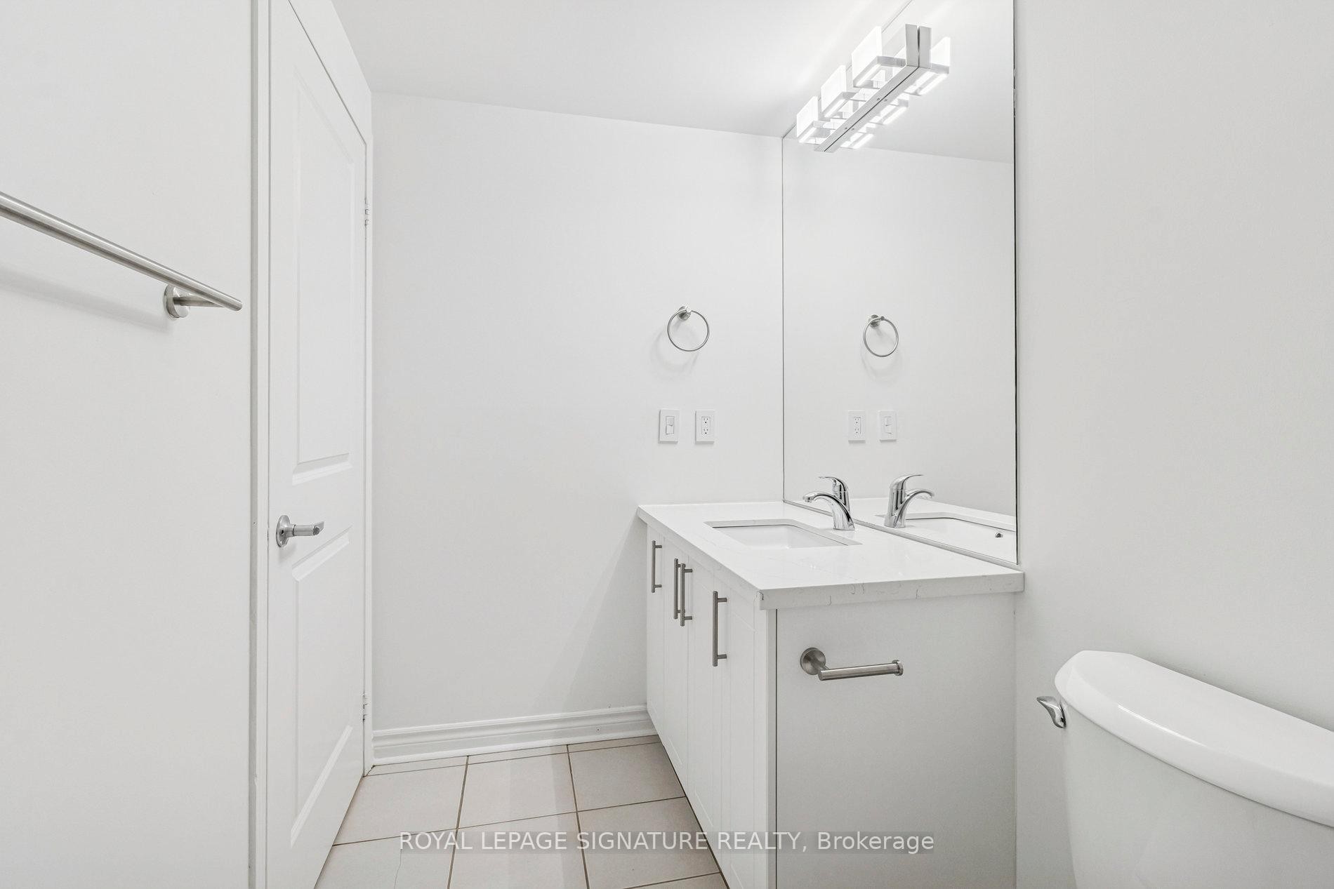 226-2885 Bayview Avenue, Toronto, ON - Indoor Photo Showing Bathroom