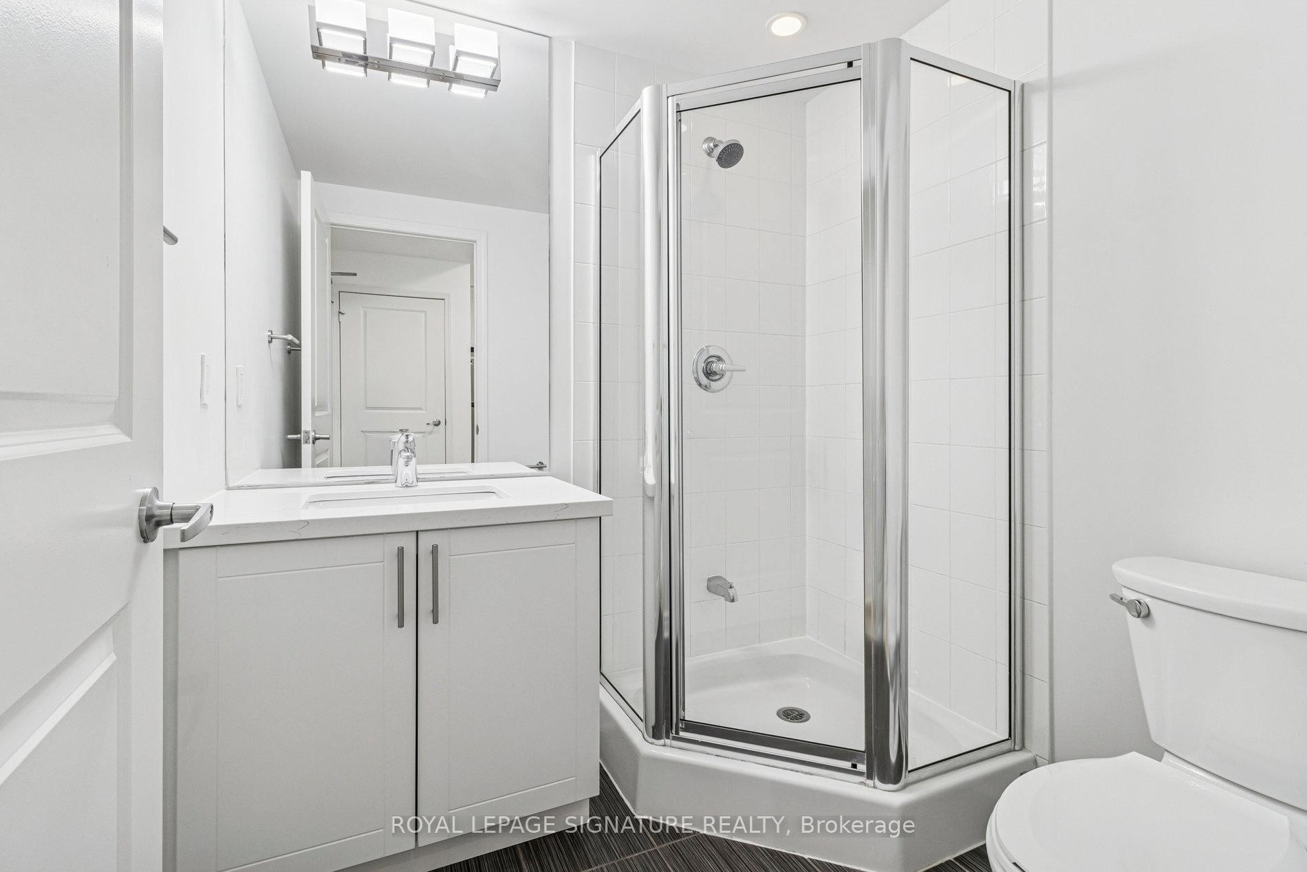 226-2885 Bayview Avenue, Toronto, ON - Indoor Photo Showing Bathroom