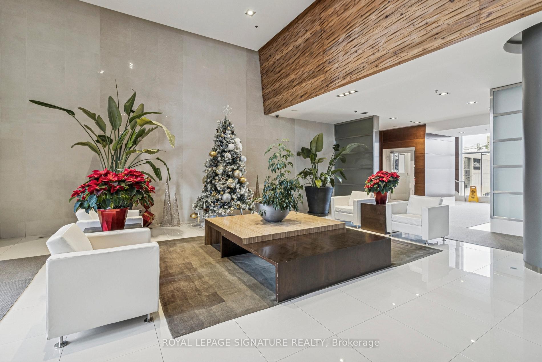 226-2885 Bayview Avenue, Toronto, ON - Indoor Photo Showing Other Room