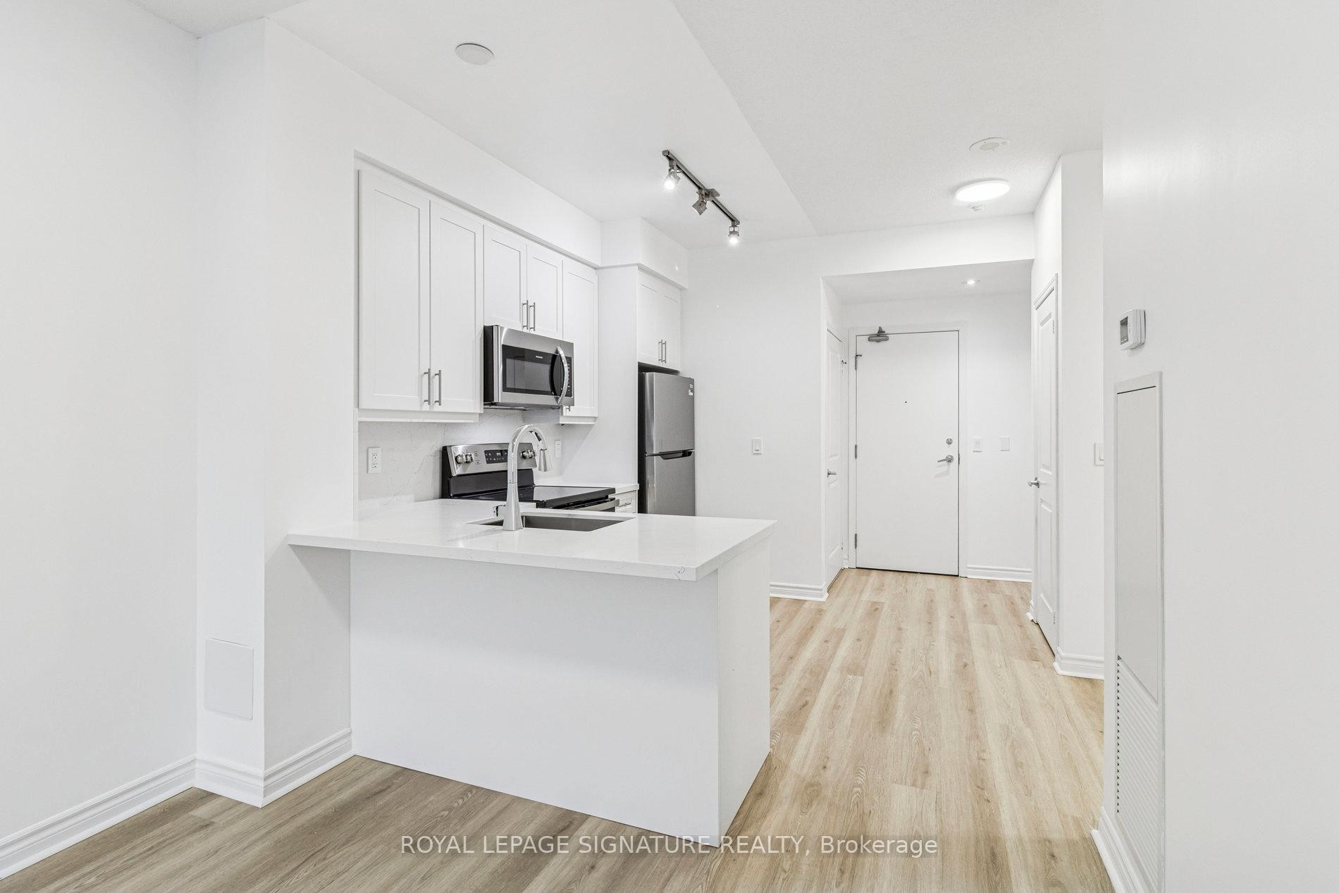 226-2885 Bayview Avenue, Toronto, ON - Indoor Photo Showing Kitchen