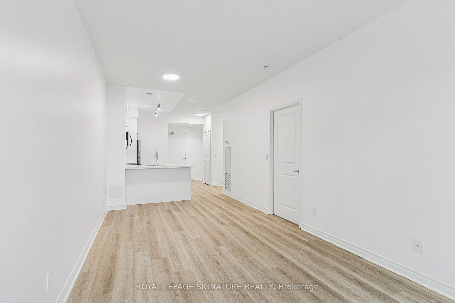 226-2885 Bayview Avenue, Toronto, ON - Indoor Photo Showing Other Room