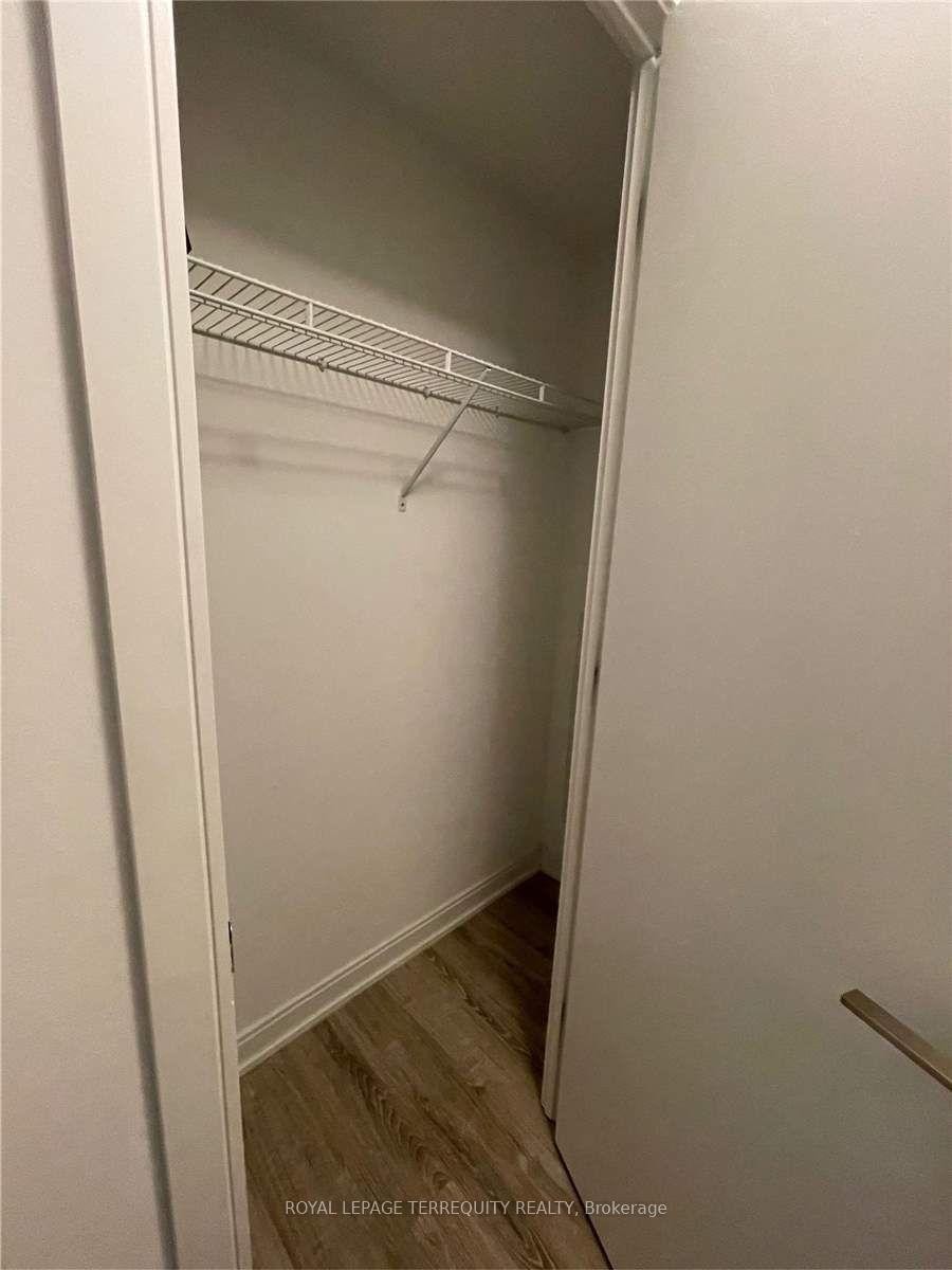 710-50 Charles Street E, Toronto, ON - Indoor With Storage