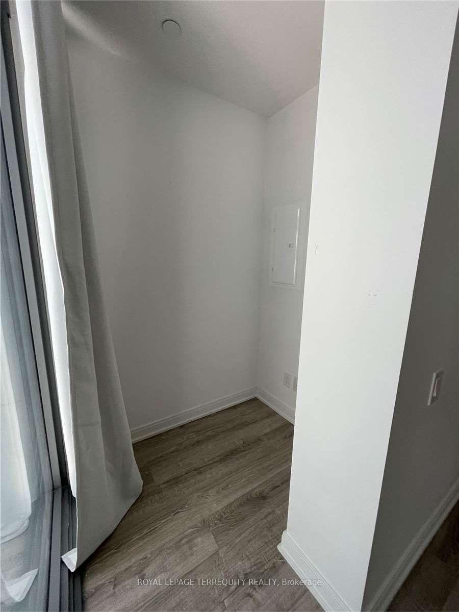 710-50 Charles Street E, Toronto, ON - Indoor Photo Showing Other Room