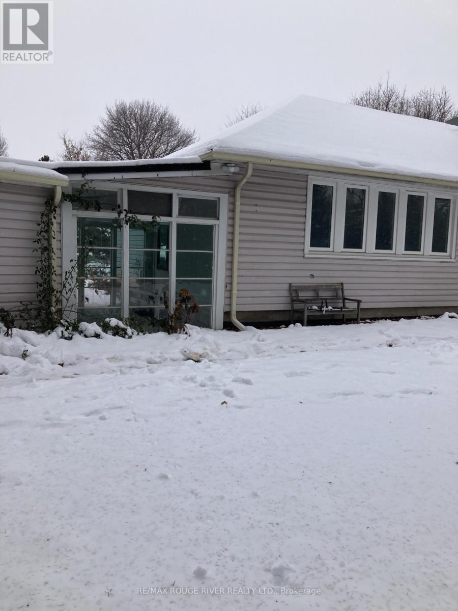 319 Burk Street, Oshawa, ON - Outdoor