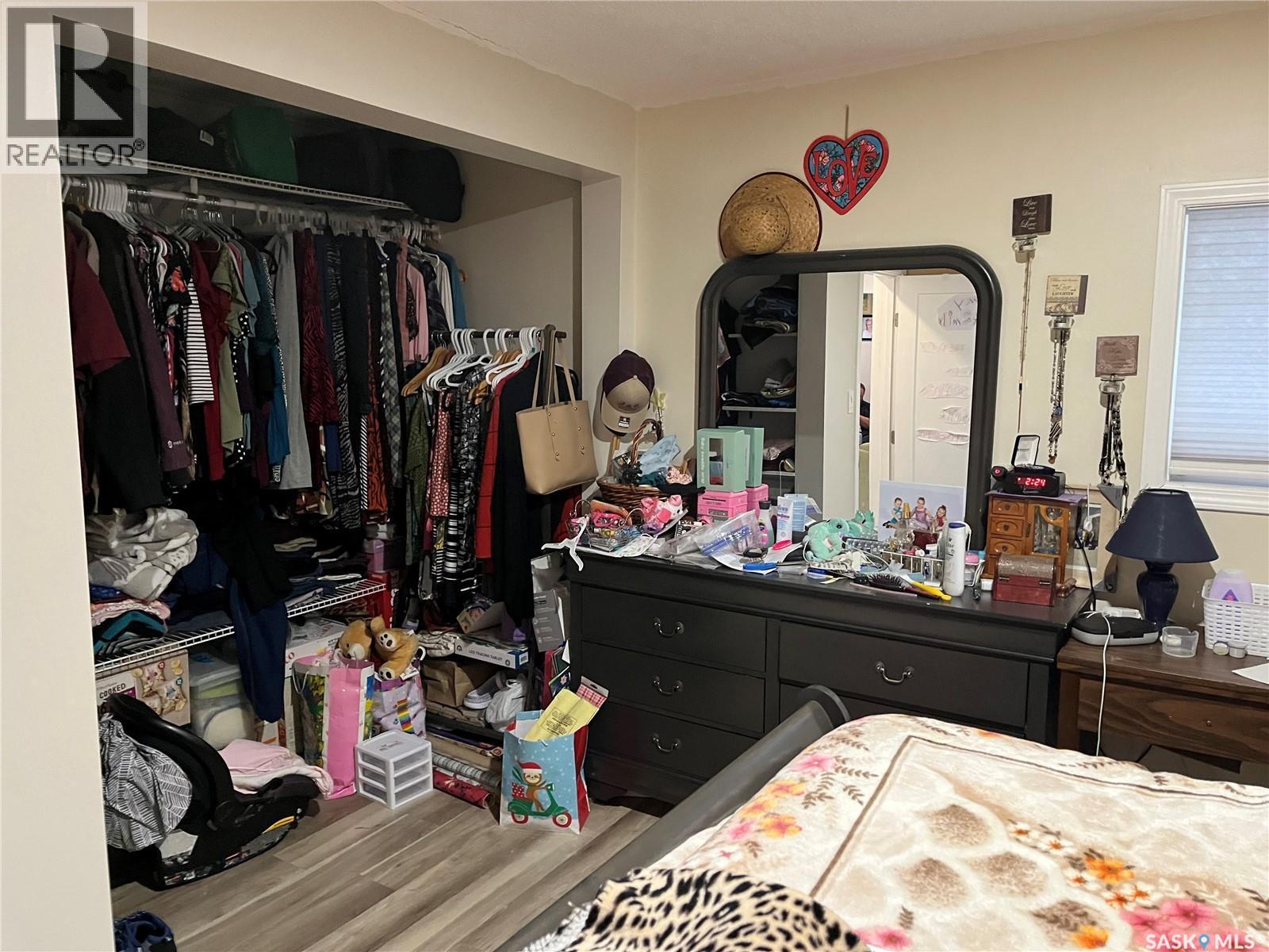 220 5Th Avenue E, Gravelbourg, SK - Indoor