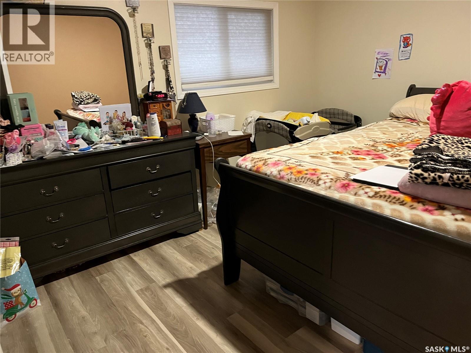 220 5Th Avenue E, Gravelbourg, SK - Indoor Photo Showing Bedroom