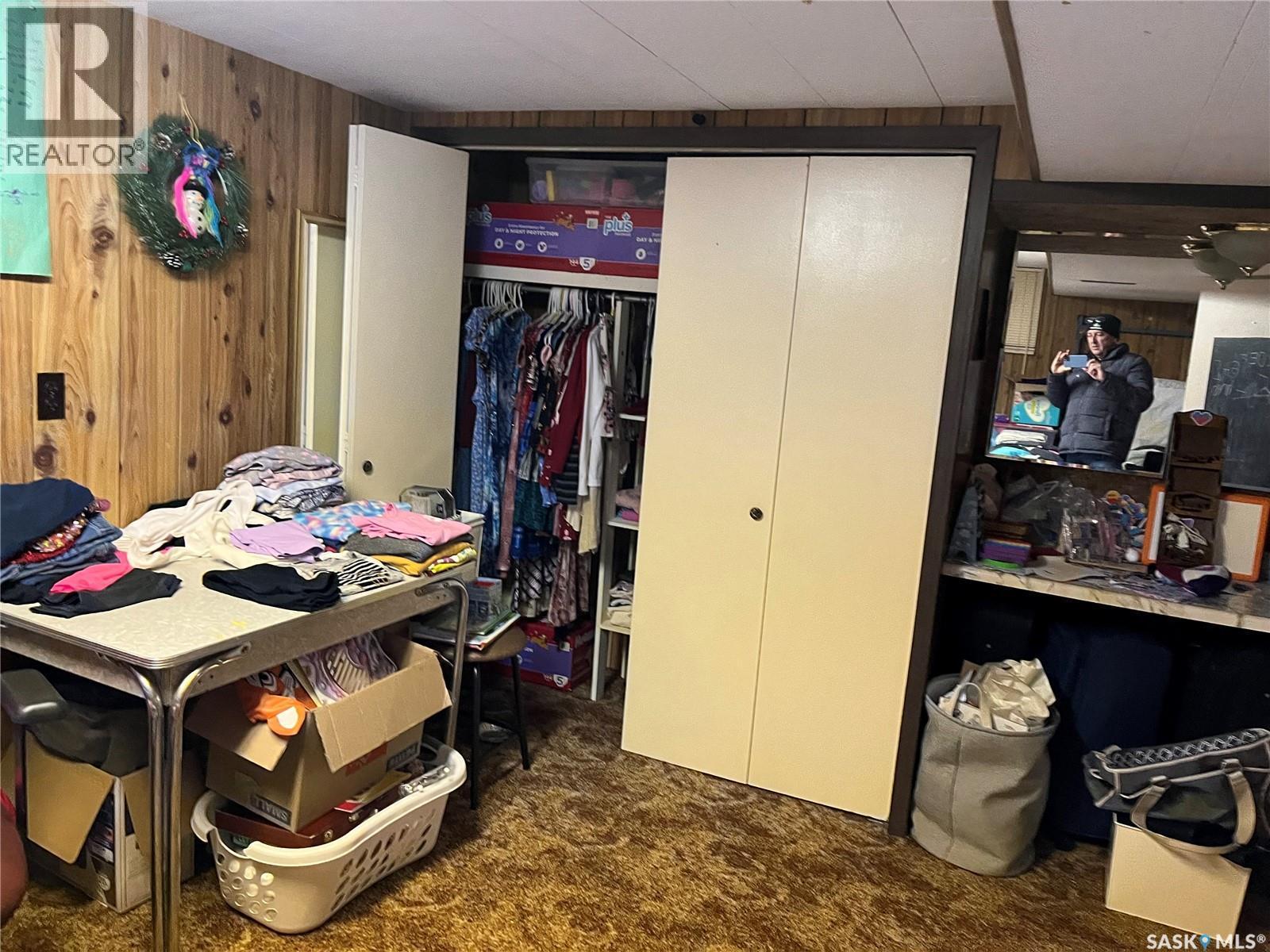 220 5Th Avenue E, Gravelbourg, SK - Indoor