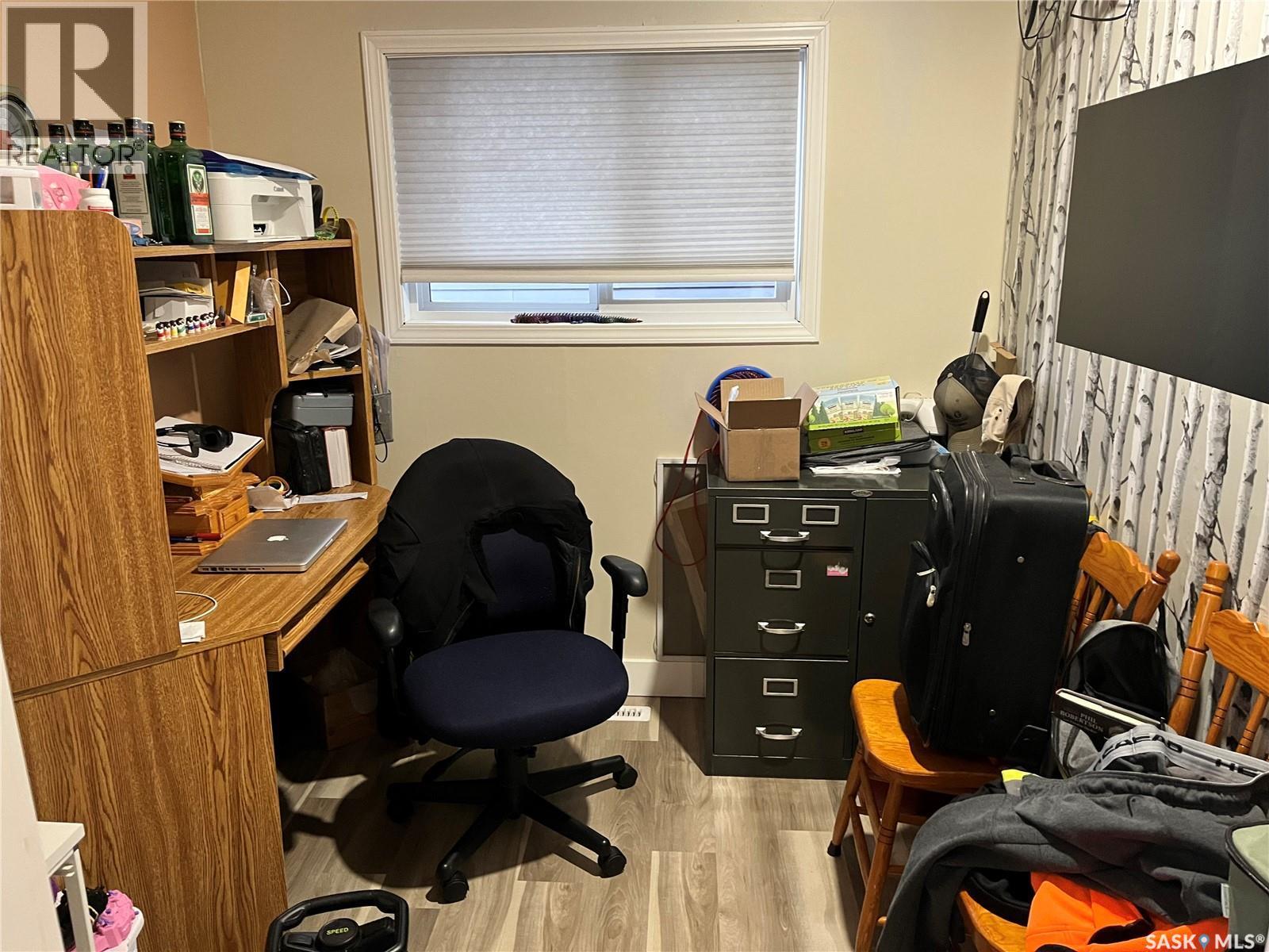 220 5Th Avenue E, Gravelbourg, SK - Indoor Photo Showing Office