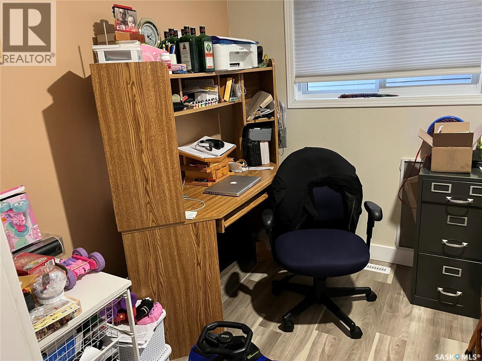 220 5Th Avenue E, Gravelbourg, SK - Indoor Photo Showing Office