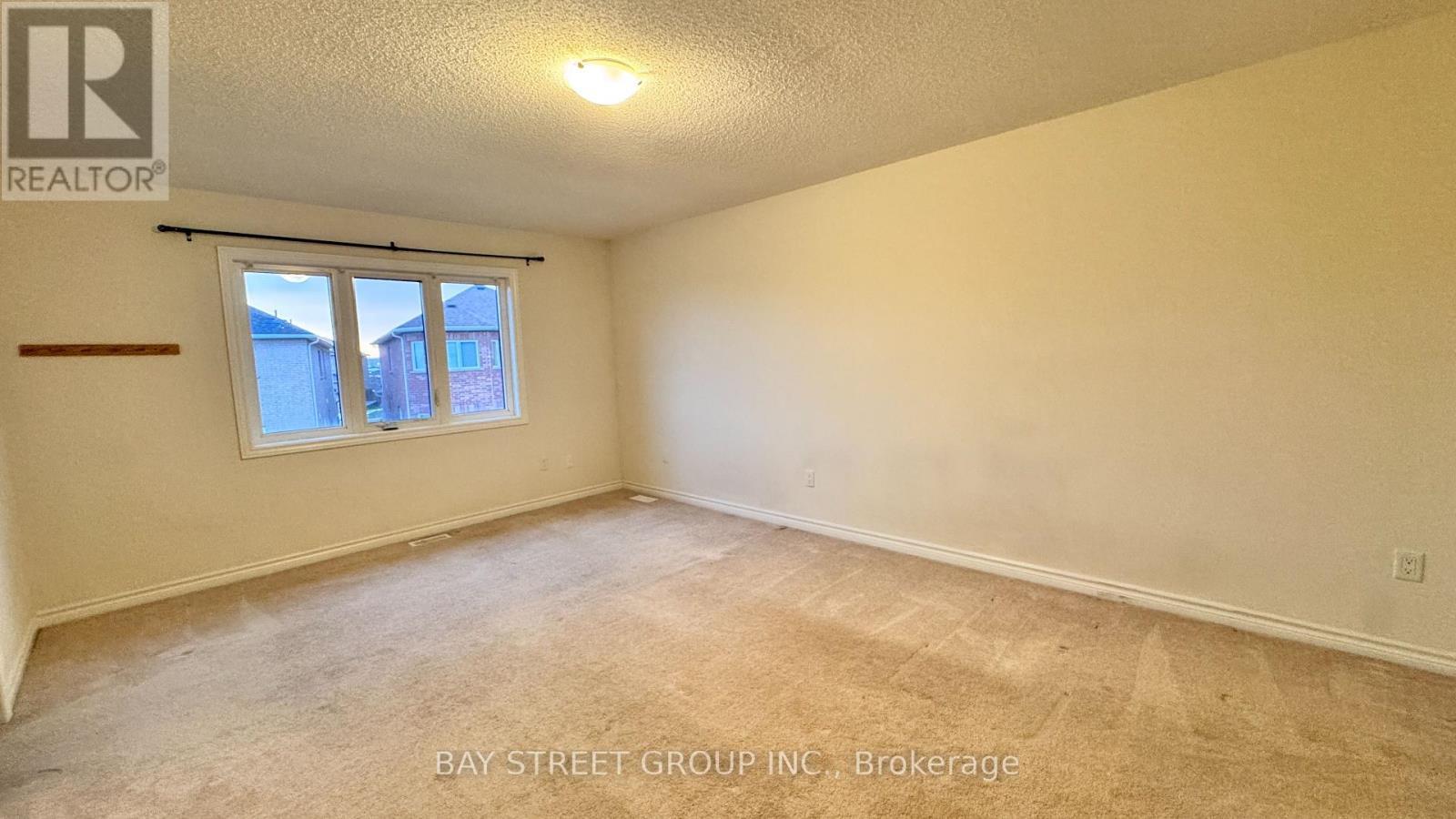 27 Palace Street, Thorold, ON - Indoor Photo Showing Other Room